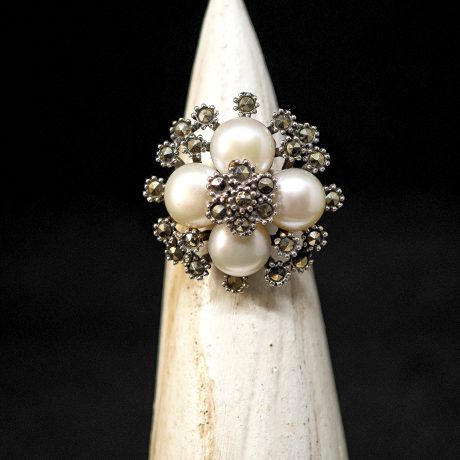 Mother of Pearl Butterfly Ring – Vintage-Inspired Elegance (Copy)