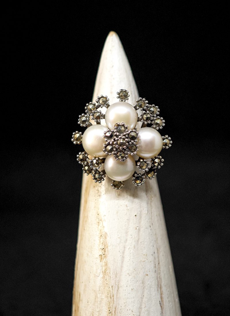 Mother of Pearl Butterfly Ring – Vintage-Inspired Elegance (Copy)